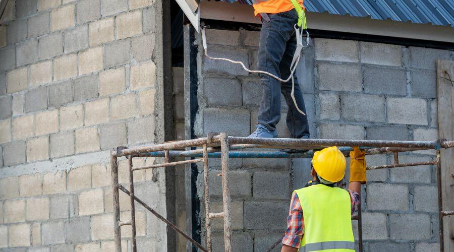 Expert Emergency Roof Repairs services in Elkhart, IL